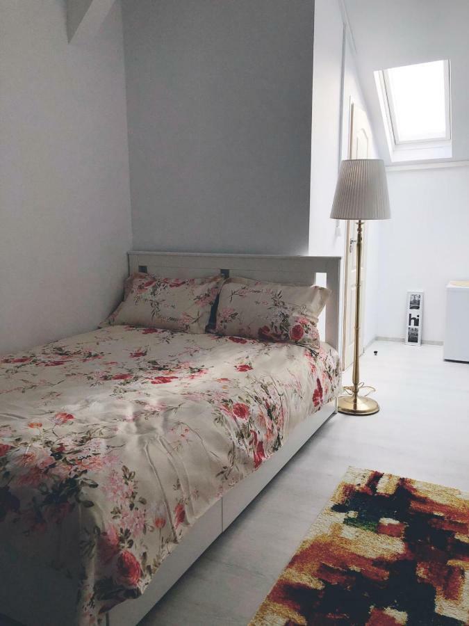 Studio Central Тыргу-Жиу Экстерьер фото
