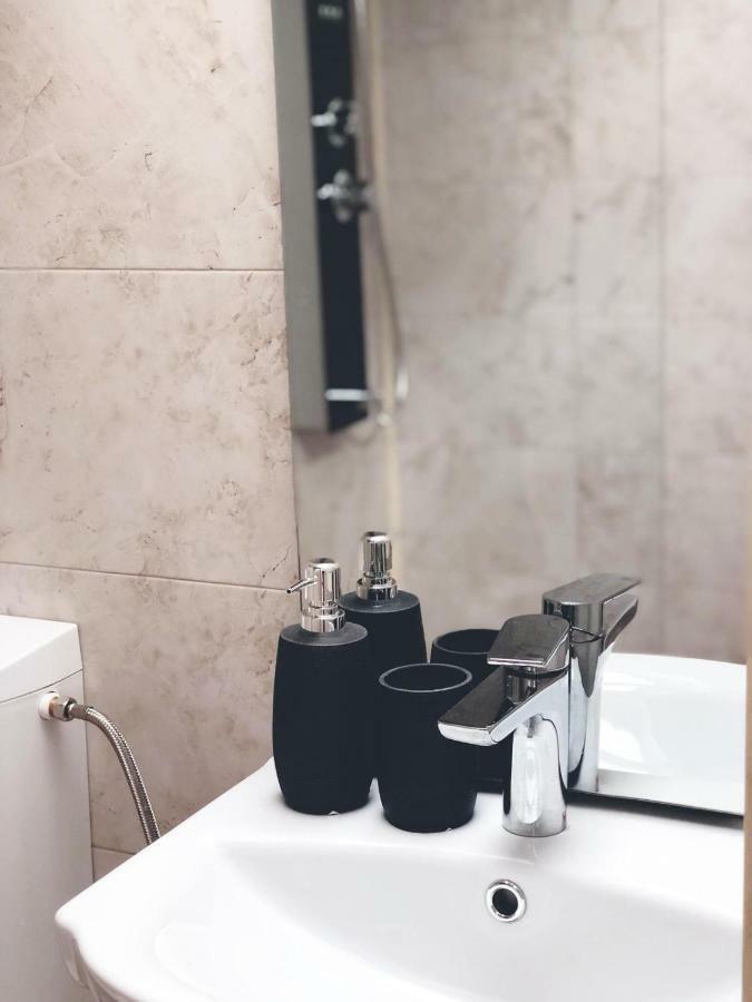 Studio Central Тыргу-Жиу Экстерьер фото
